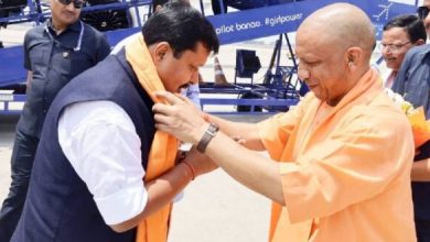 Photo of नितिन नवीन का लखनऊ में स्वागत, रिसीव करने पहुंचे योगी; रोड शो में बरसे फूल
